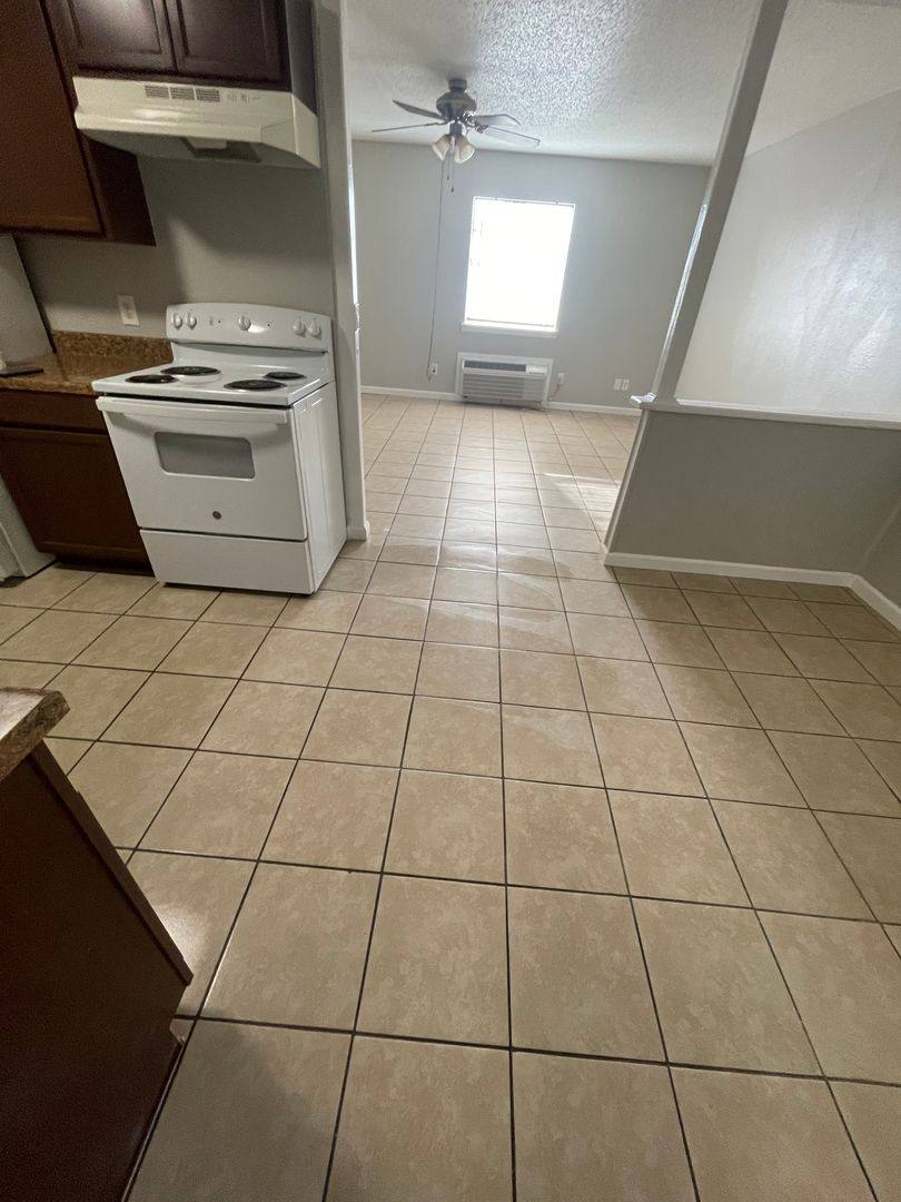 Apartment for rent at 5700 Canyon Dr, Amarillo, TX 79109