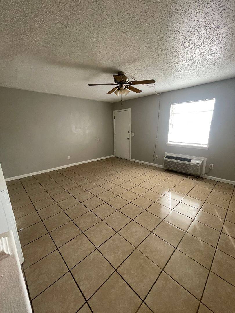 Apartment for rent at 5700 Canyon Dr, Amarillo, TX 79109