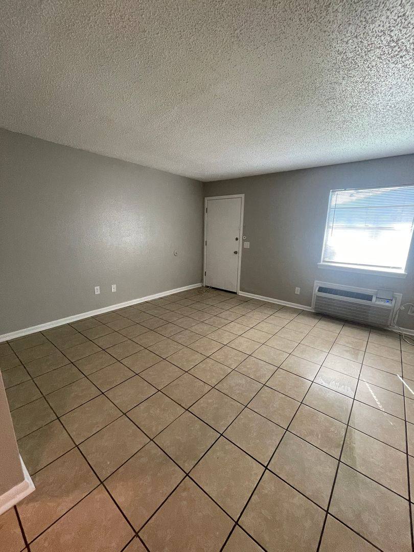 Apartment for rent at 5700 Canyon Dr, Amarillo, TX 79109