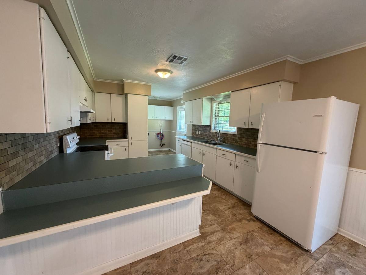House for rent at 155 Heather St, Lake Charles, LA 70605