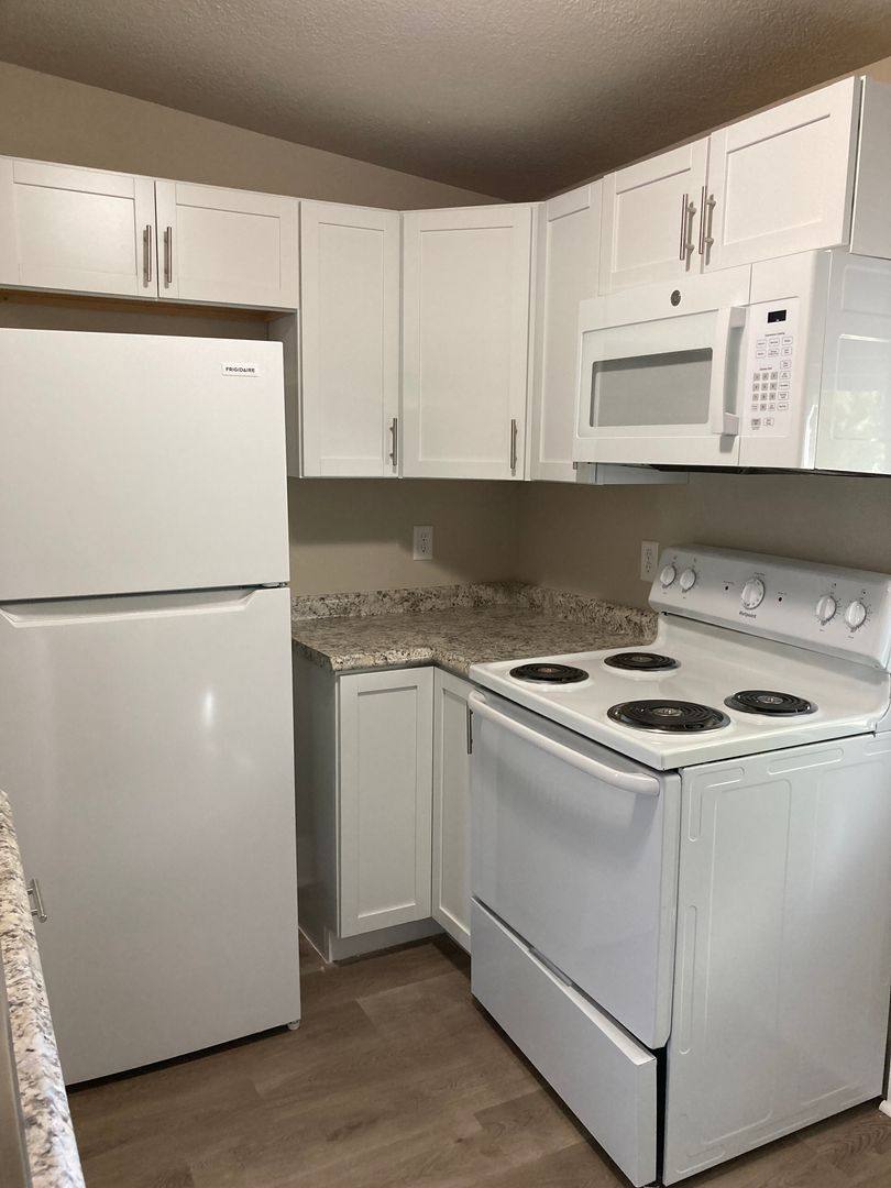 House for rent at 1924 Martin Luther King Jr Parkway, Des Moines, IA 50314