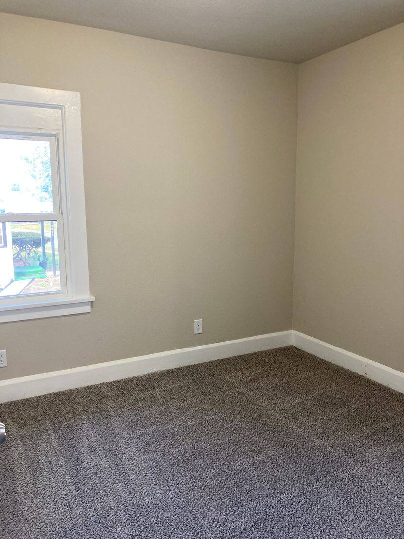 House for rent at 1924 Martin Luther King Jr Parkway, Des Moines, IA 50314