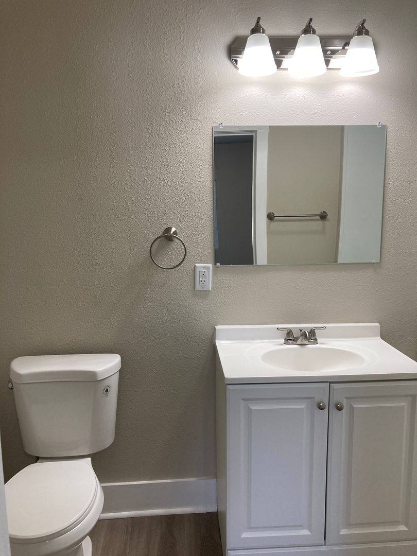 House for rent at 1924 Martin Luther King Jr Parkway, Des Moines, IA 50314