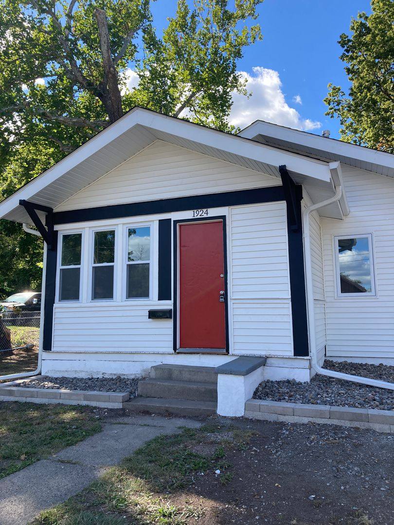 House for rent at 1924 Martin Luther King Jr Parkway, Des Moines, IA 50314