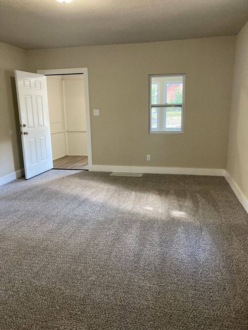 House for rent at 1924 Martin Luther King Jr Parkway, Des Moines, IA 50314