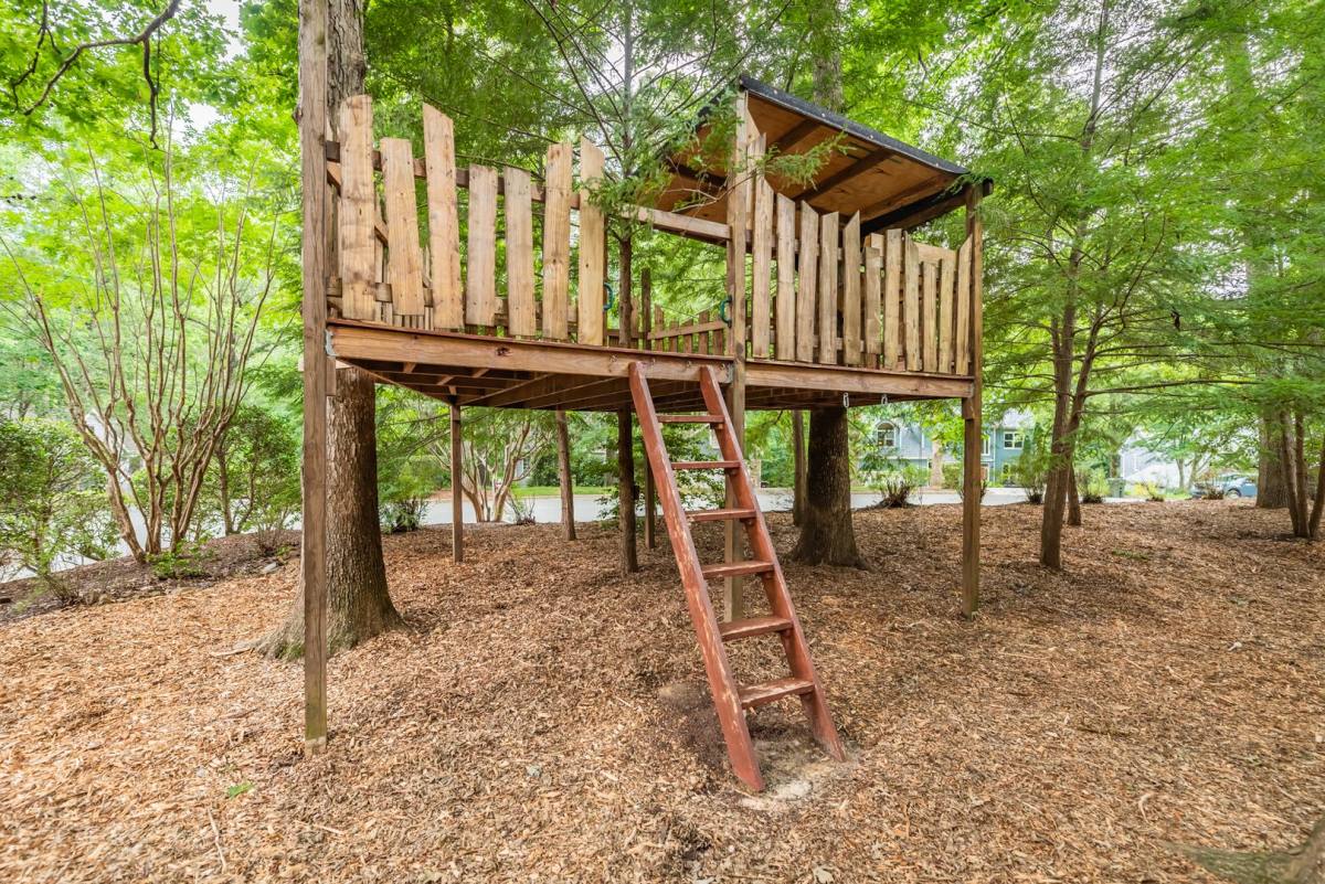 House for rent at 129 Ironwoods Dr, Chapel Hill, NC 27516