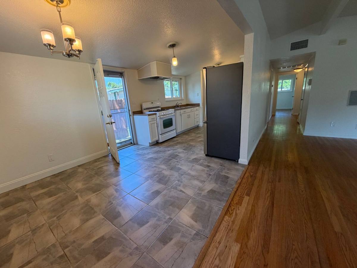 House for rent at 8945 Fashion Dr, Sacramento, CA 95826
