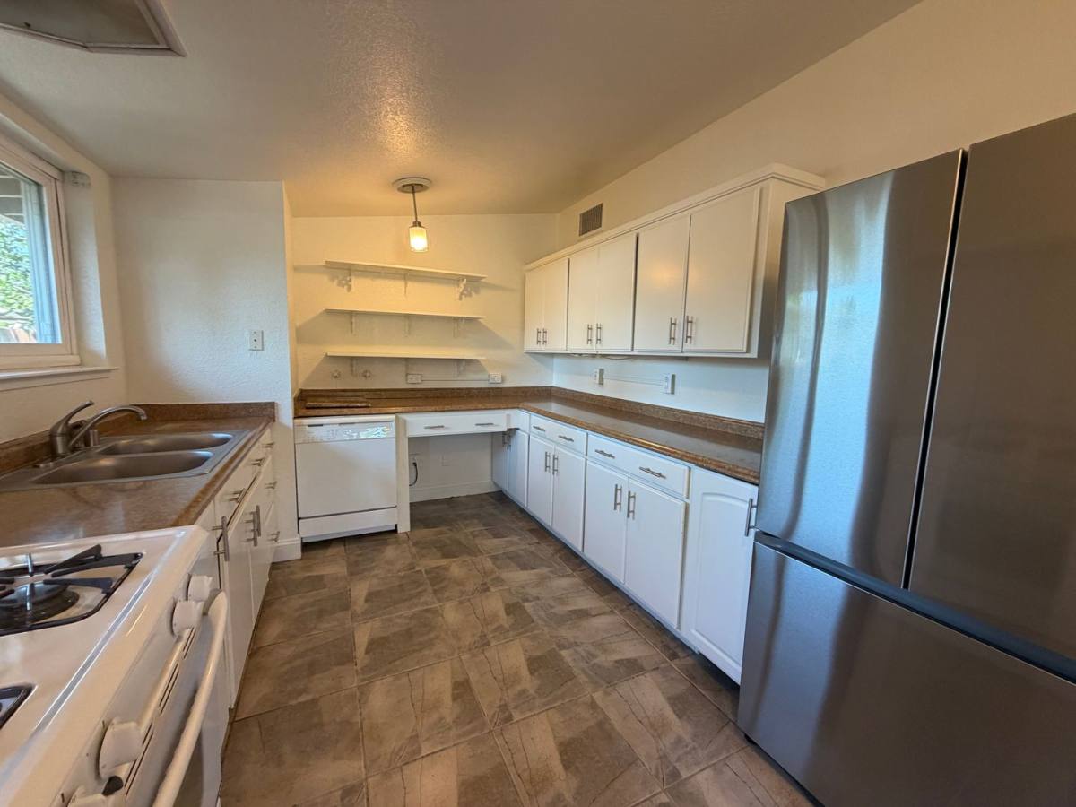 House for rent at 8945 Fashion Dr, Sacramento, CA 95826
