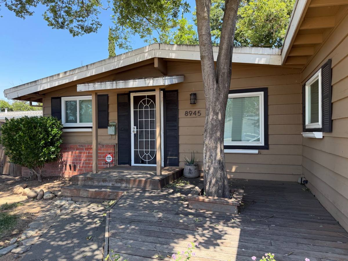 House for rent at 8945 Fashion Dr, Sacramento, CA 95826