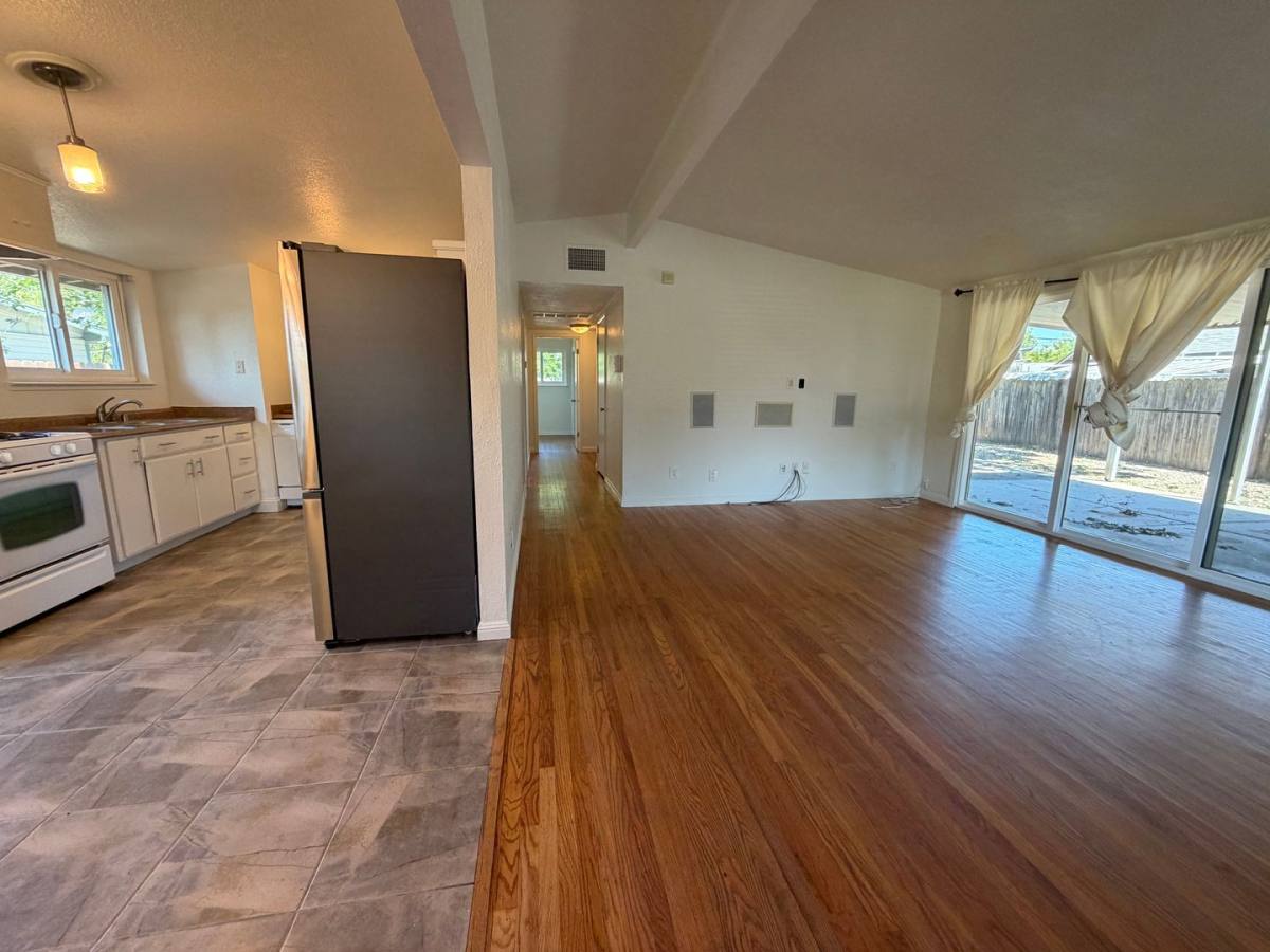 House for rent at 8945 Fashion Dr, Sacramento, CA 95826