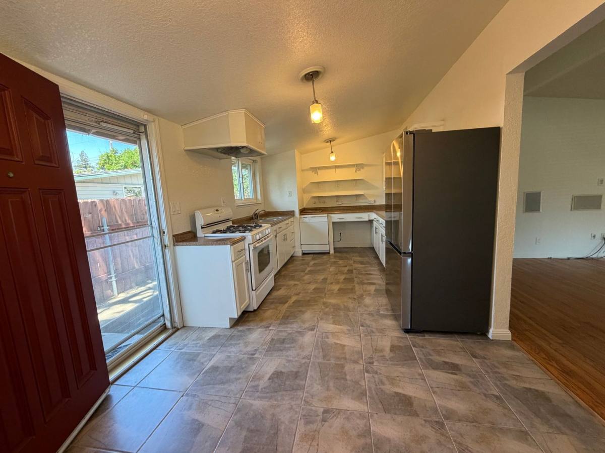 House for rent at 8945 Fashion Dr, Sacramento, CA 95826
