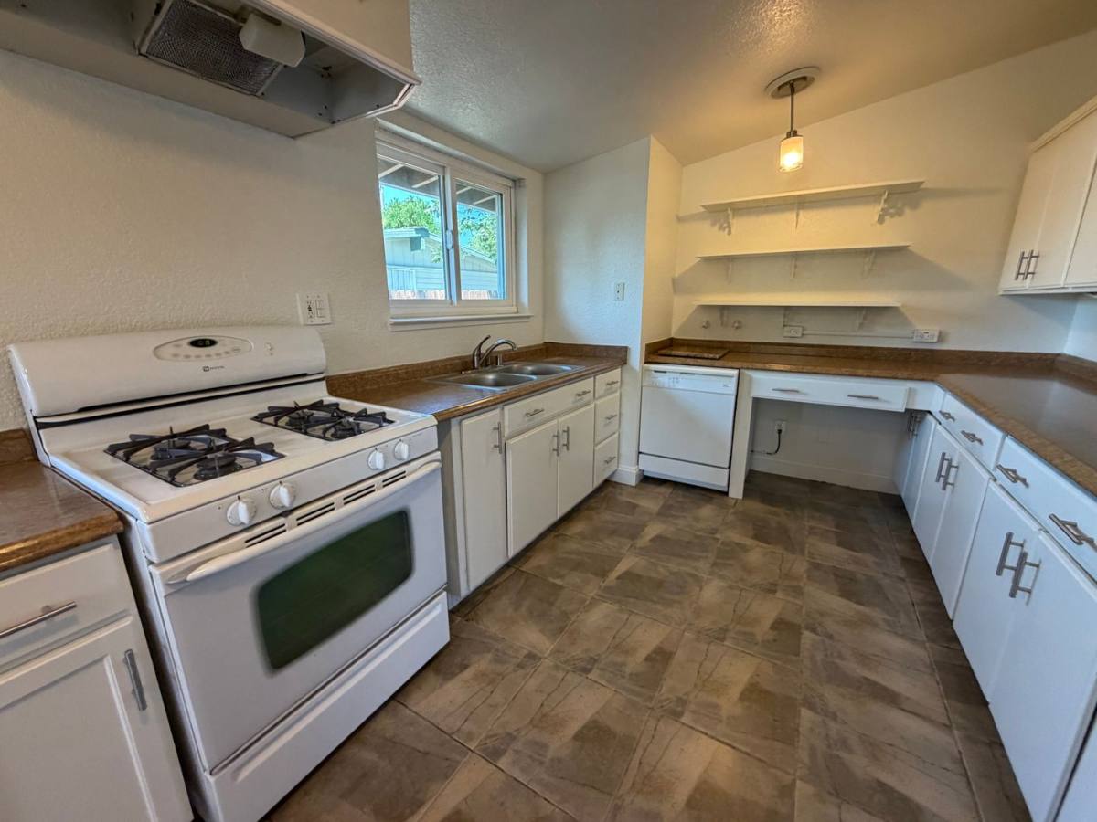 House for rent at 8945 Fashion Dr, Sacramento, CA 95826
