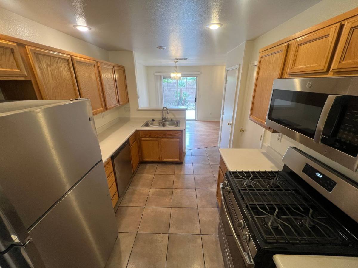 Townhouse for rent at 8112 Autumn Star Ave, Las Vegas, NV 89145
