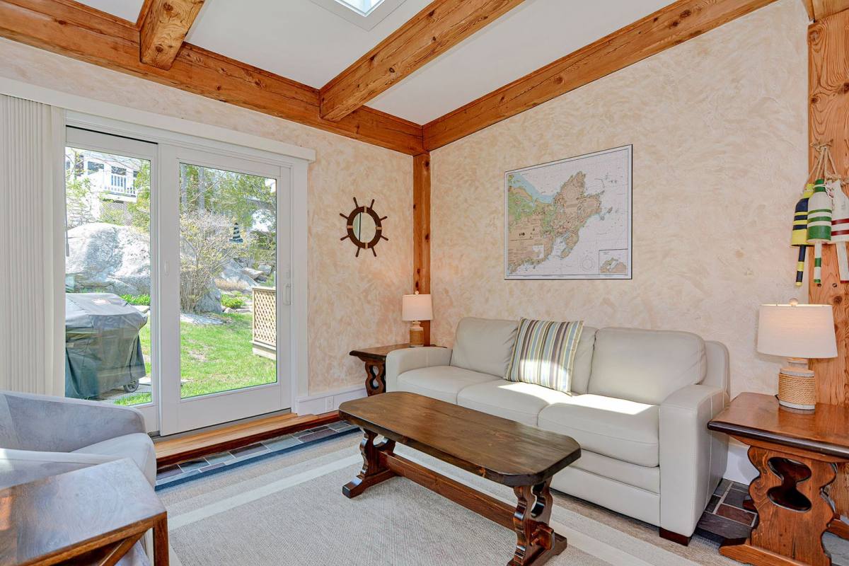 House for rent at 16 Warwick Rd, Gloucester, MA 01930