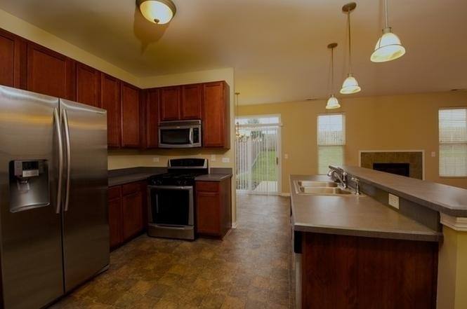 Townhouse for rent at 25243 Colligan St, Manhattan, IL 60442