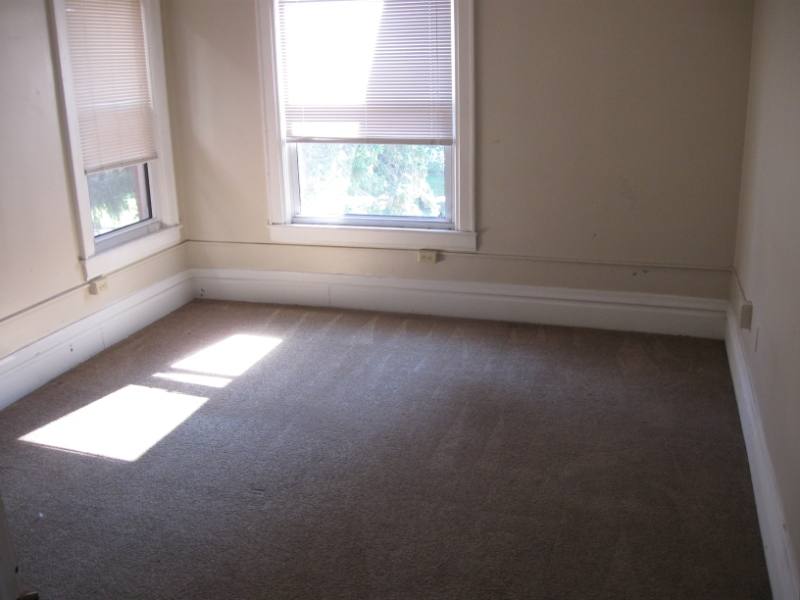 Apartment for rent at 919 13th St #2, Huntington, WV 25701