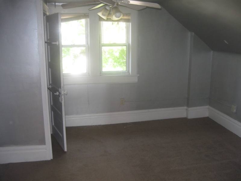 Apartment for rent at 919 13th St #2, Huntington, WV 25701