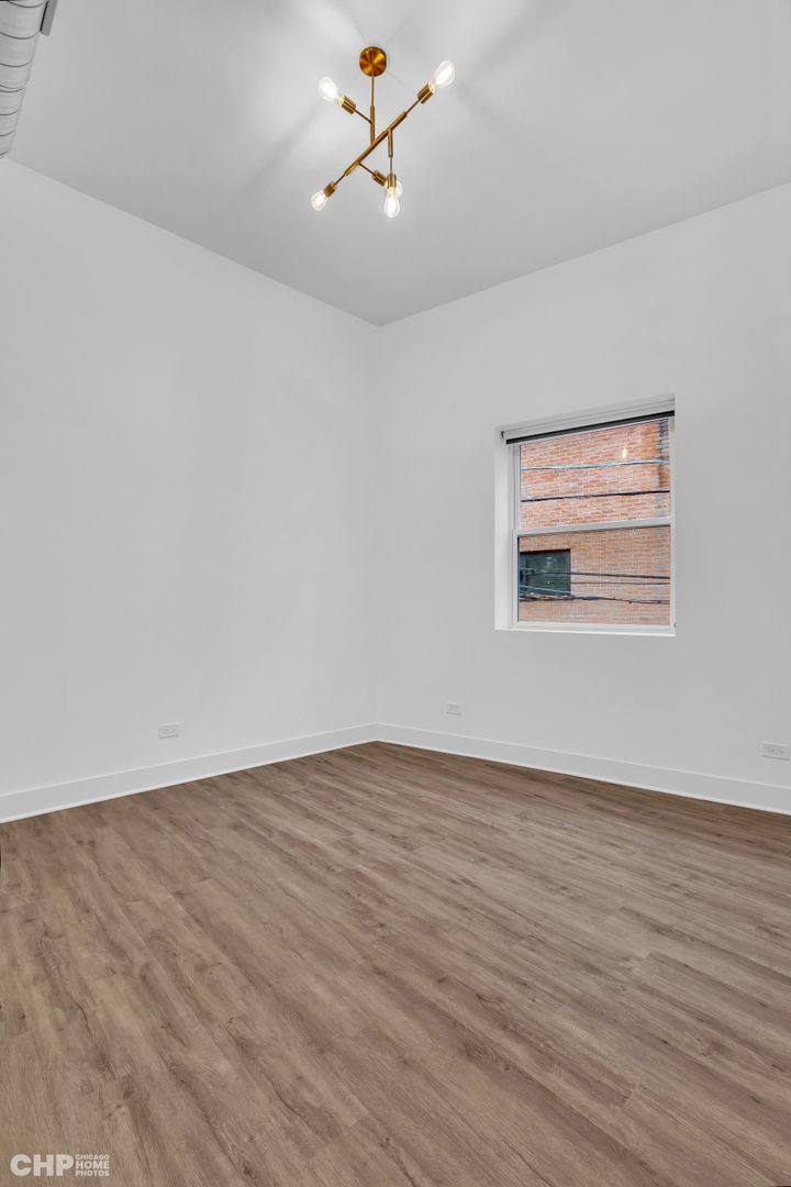 Apartment for rent at 4725 N Western Ave, Chicago, IL 60625