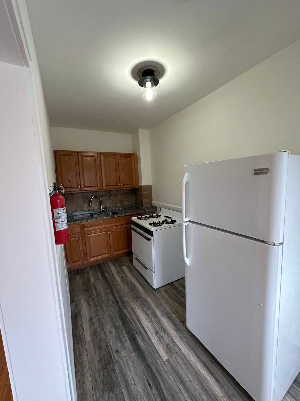 Apartment for rent at 8302 Lake Ave #15, Cleveland, OH 44102