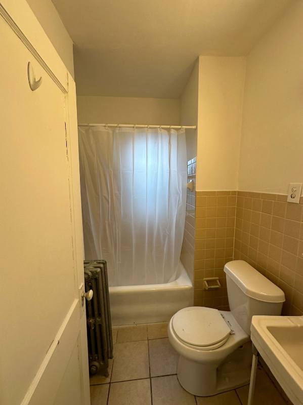 Apartment for rent at 8302 Lake Ave #15, Cleveland, OH 44102