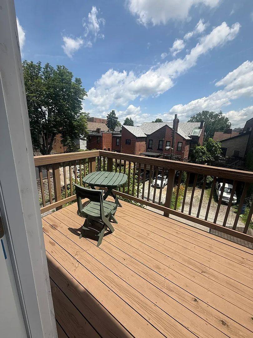 Apartment for rent at 729 S Aiken Ave, Pittsburgh, PA 15232