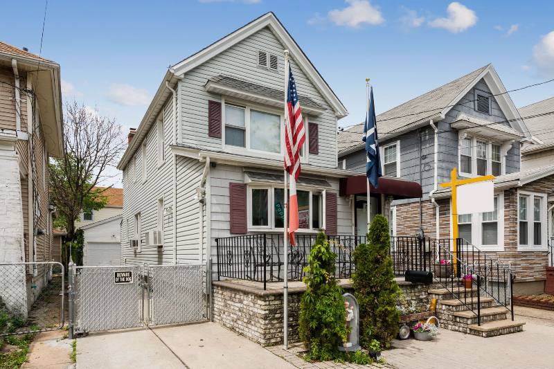 Apartment for rent at 9105 107 Ave, Ozone Park, NY 11417