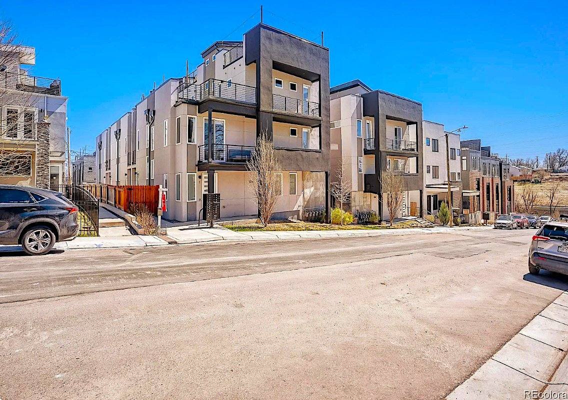 Townhouse for rent at 1272 Yates St #6, Denver, CO 80204