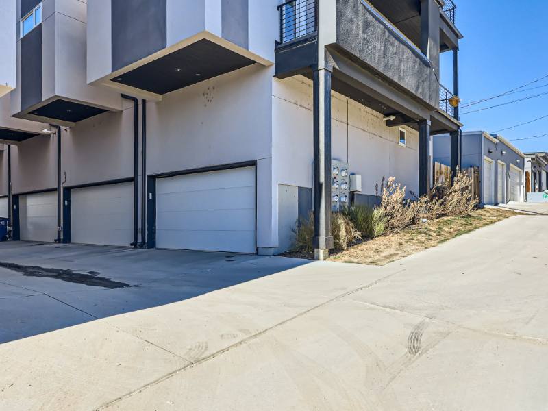 Townhouse for rent at 1272 Yates St #6, Denver, CO 80204