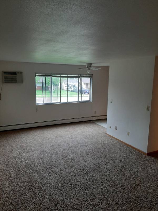 Apartment for rent at 1363 County Rd #B, Saint Paul, MN 55113