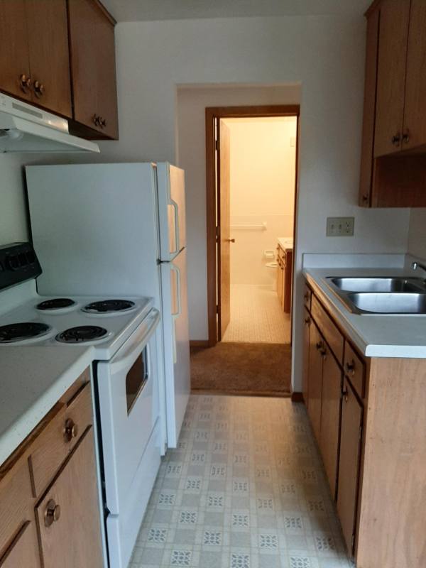 Apartment for rent at 1363 County Rd #B, Saint Paul, MN 55113