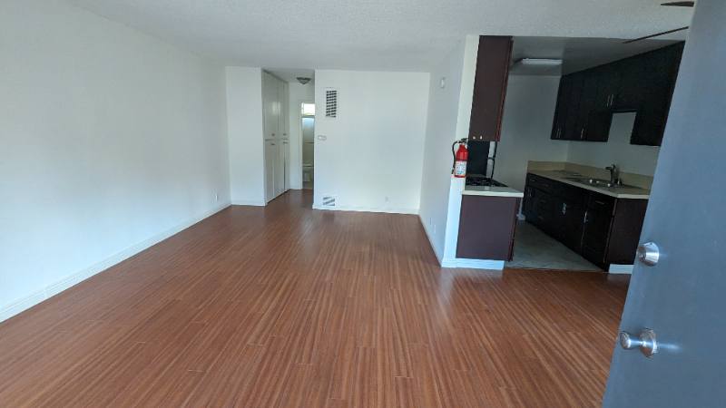 Apartment for rent at 2339 Glendale Bl #4, Los Angeles, CA 90039