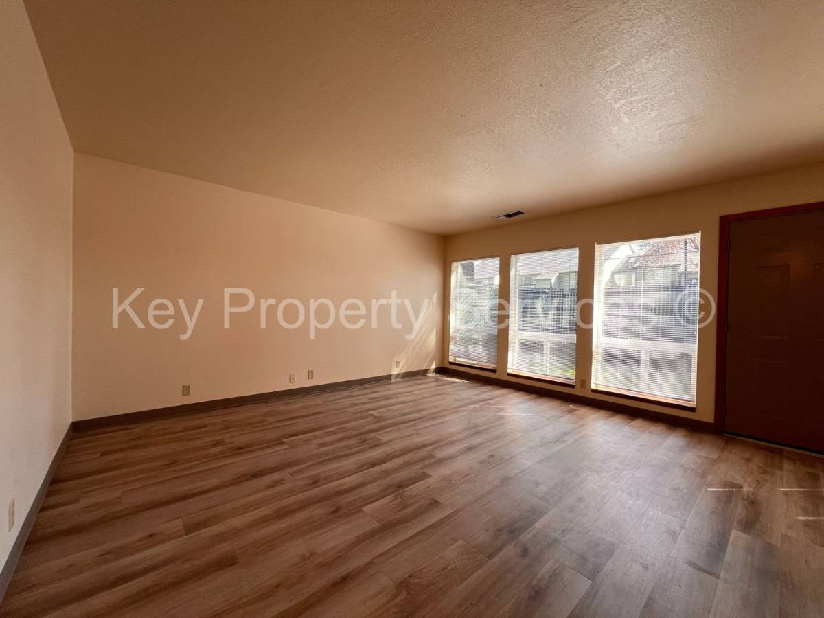 Apartment for rent at 11205 NE 49th St, Vancouver, WA 98682