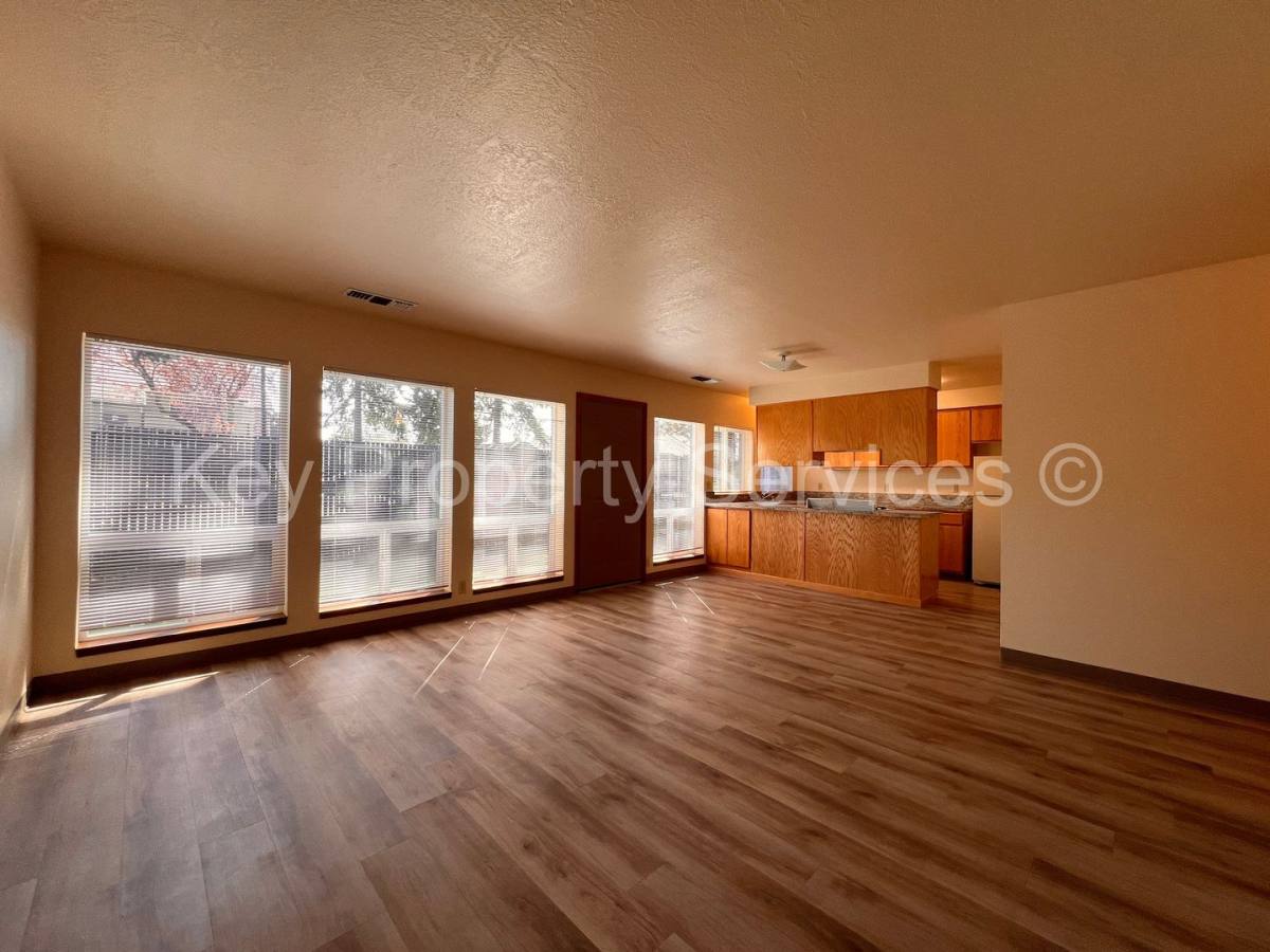 Apartment for rent at 11205 NE 49th St, Vancouver, WA 98682