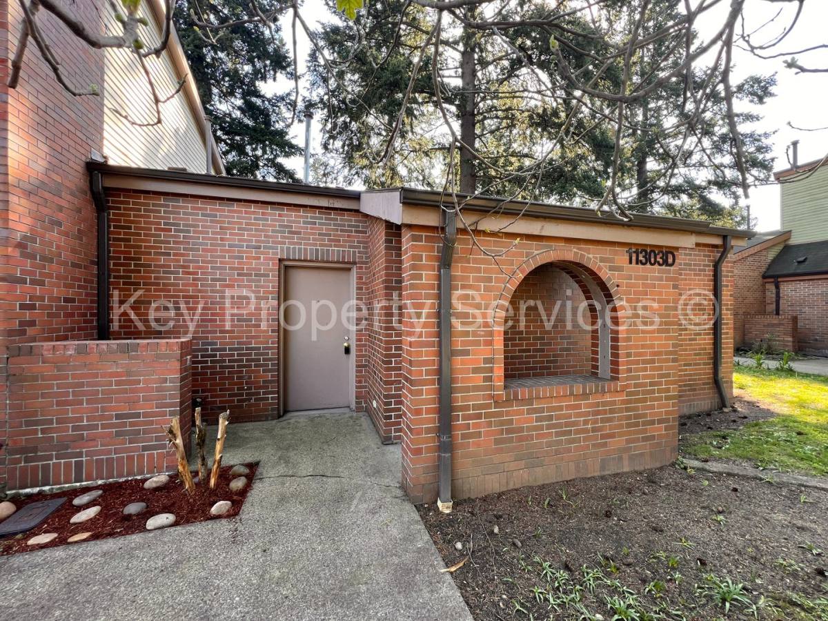 Apartment for rent at 11205 NE 49th St, Vancouver, WA 98682
