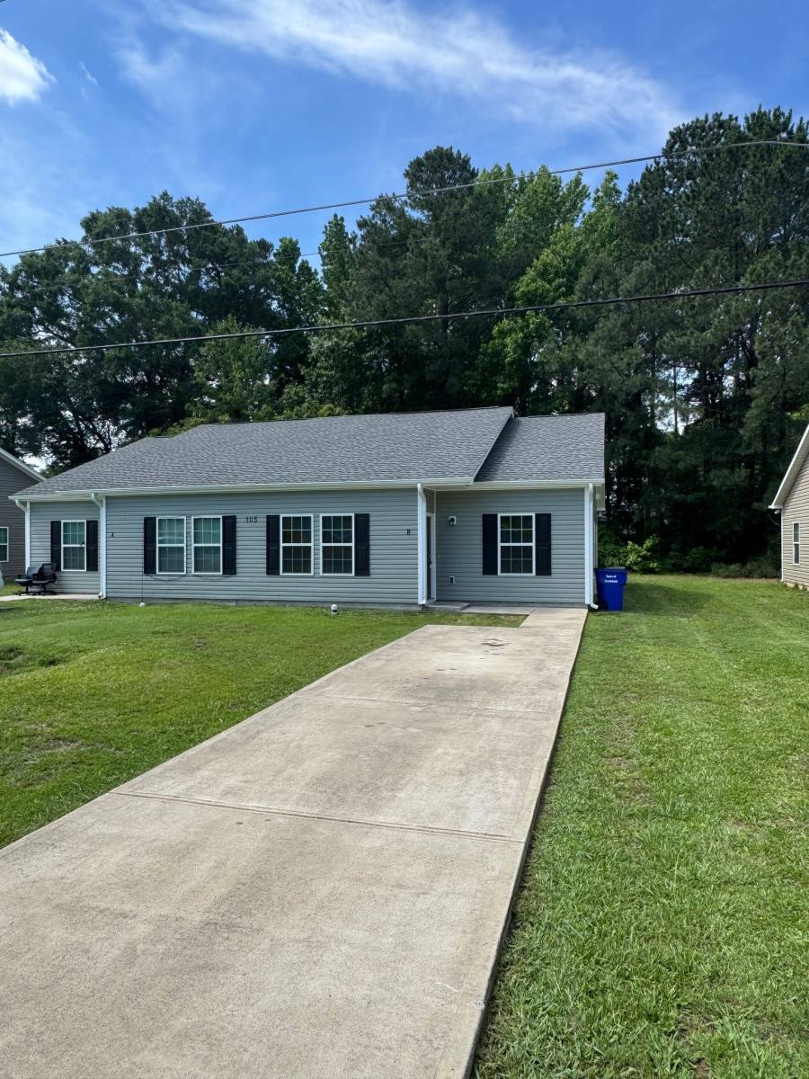 Apartment for rent at 105 W Langdon Ave #B, Smithfield, NC 27577