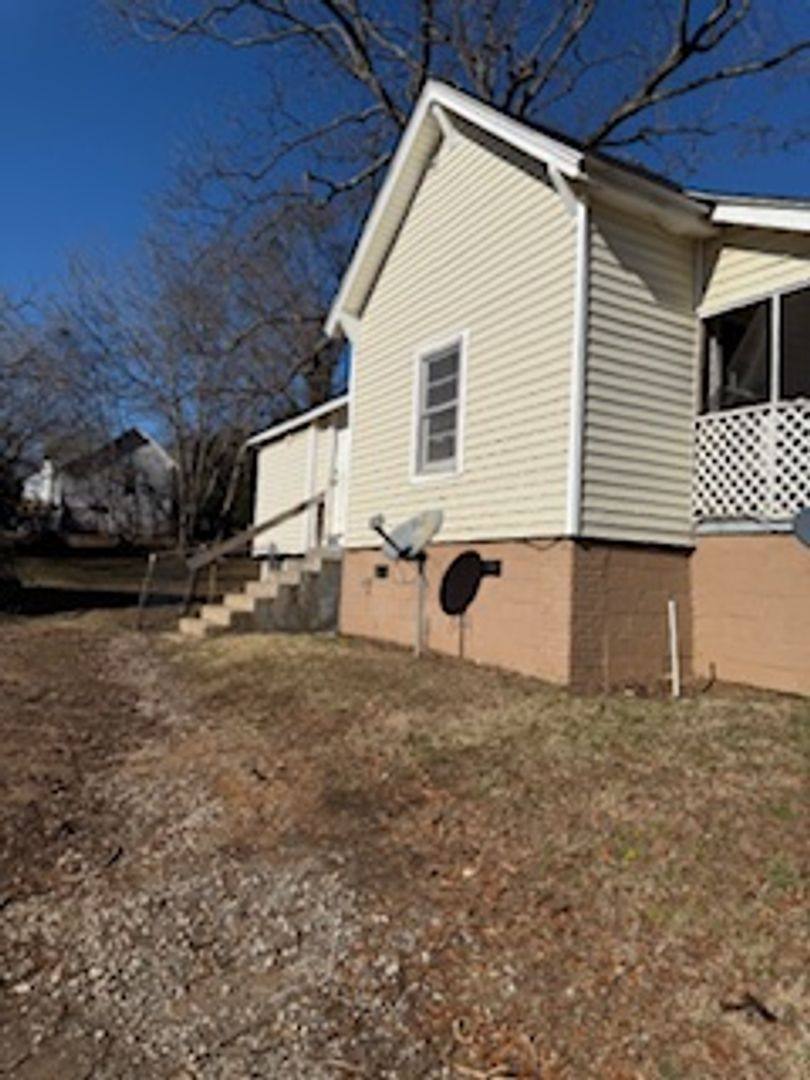 House for rent at 692 Southern St, Spartanburg, SC 29303