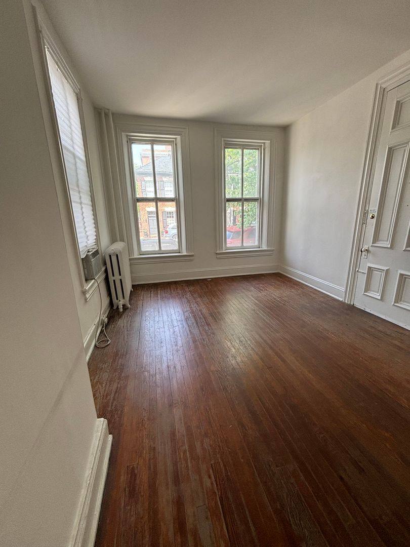 Apartment for rent at 818 Prince St, Alexandria, VA 22314