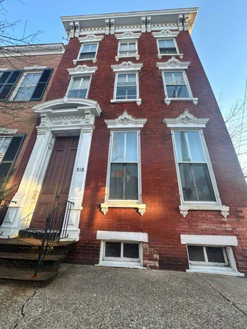 Apartment for rent at 818 Prince St, Alexandria, VA 22314