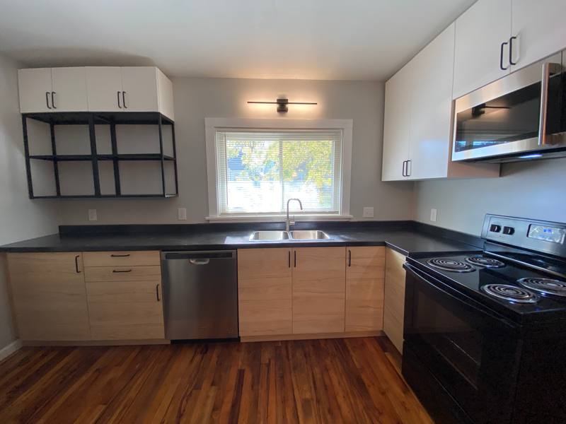 House for rent at 3020 Forest Dr, Alton, IL 62002