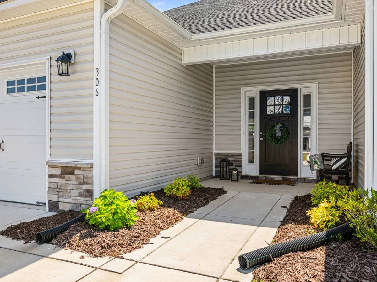 House for rent at 306 Windmill Light Way, Sneads Ferry, NC 28460