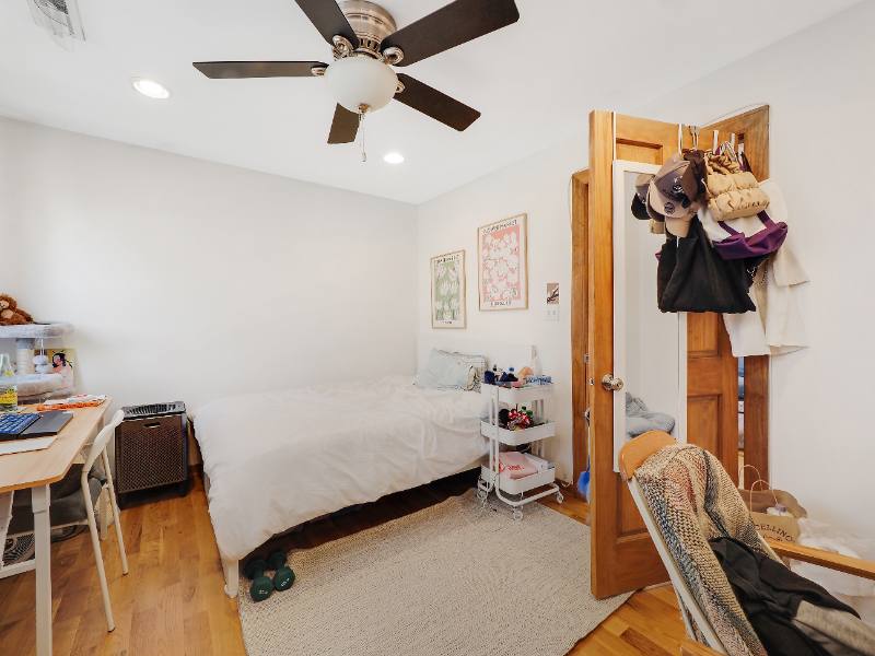 House for rent at 1148 W Belmont Ave #3, Chicago, IL 60657