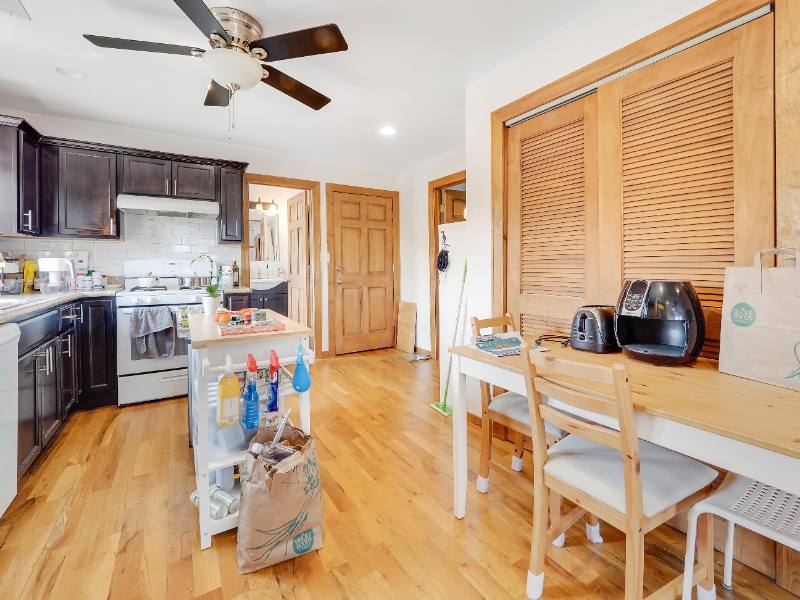 House for rent at 1148 W Belmont Ave #3, Chicago, IL 60657