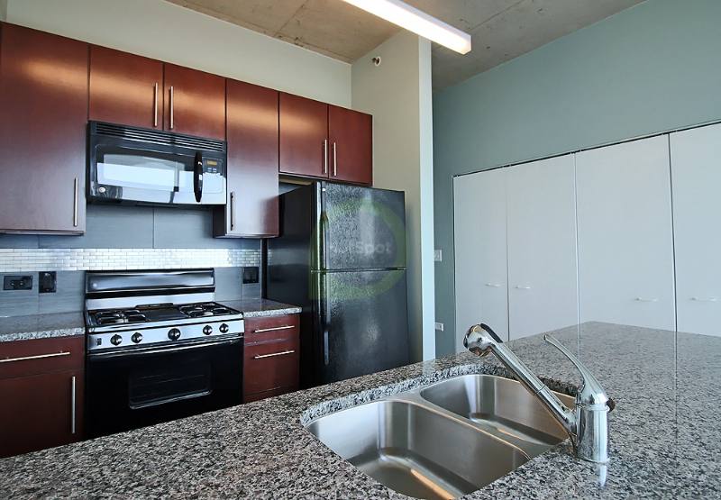 Apartment for rent at 1390 S State St, Chicago, IL 60605