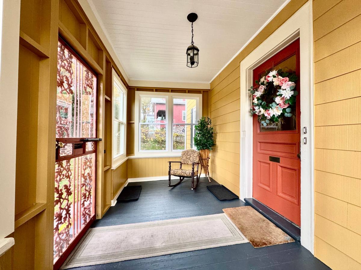 Apartment for rent at 22 Wakefield St #2, Worcester, MA 01605