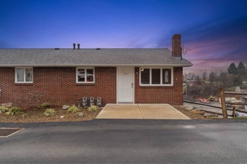 House for rent at 1490 Clay Pike, Irwin, PA 15642