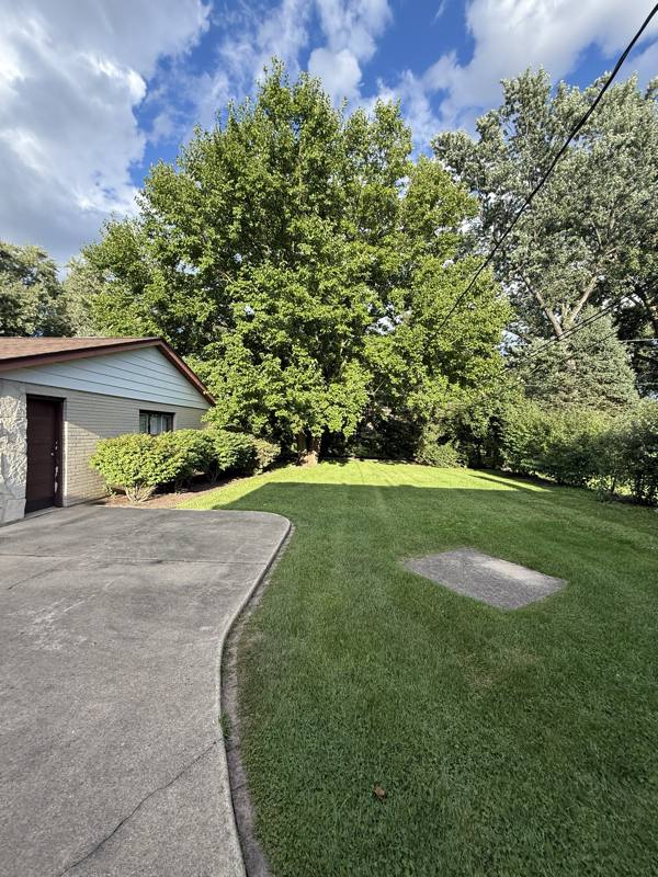 House for rent at 1007 N Gibbons Ave, Arlington Heights, IL 60004