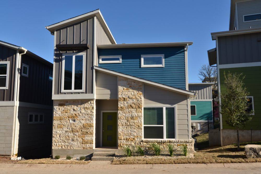 Townhouse for rent at 2921 Bond Dr, Austin, TX 78741