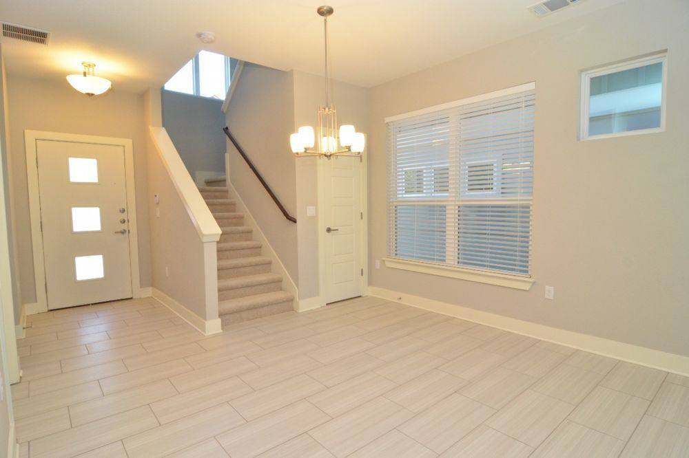 Townhouse for rent at 2921 Bond Dr, Austin, TX 78741