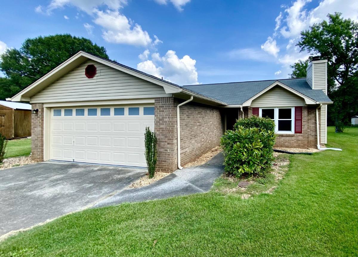 House for rent at 212 Elton Circle S, Meridianville, AL 35759