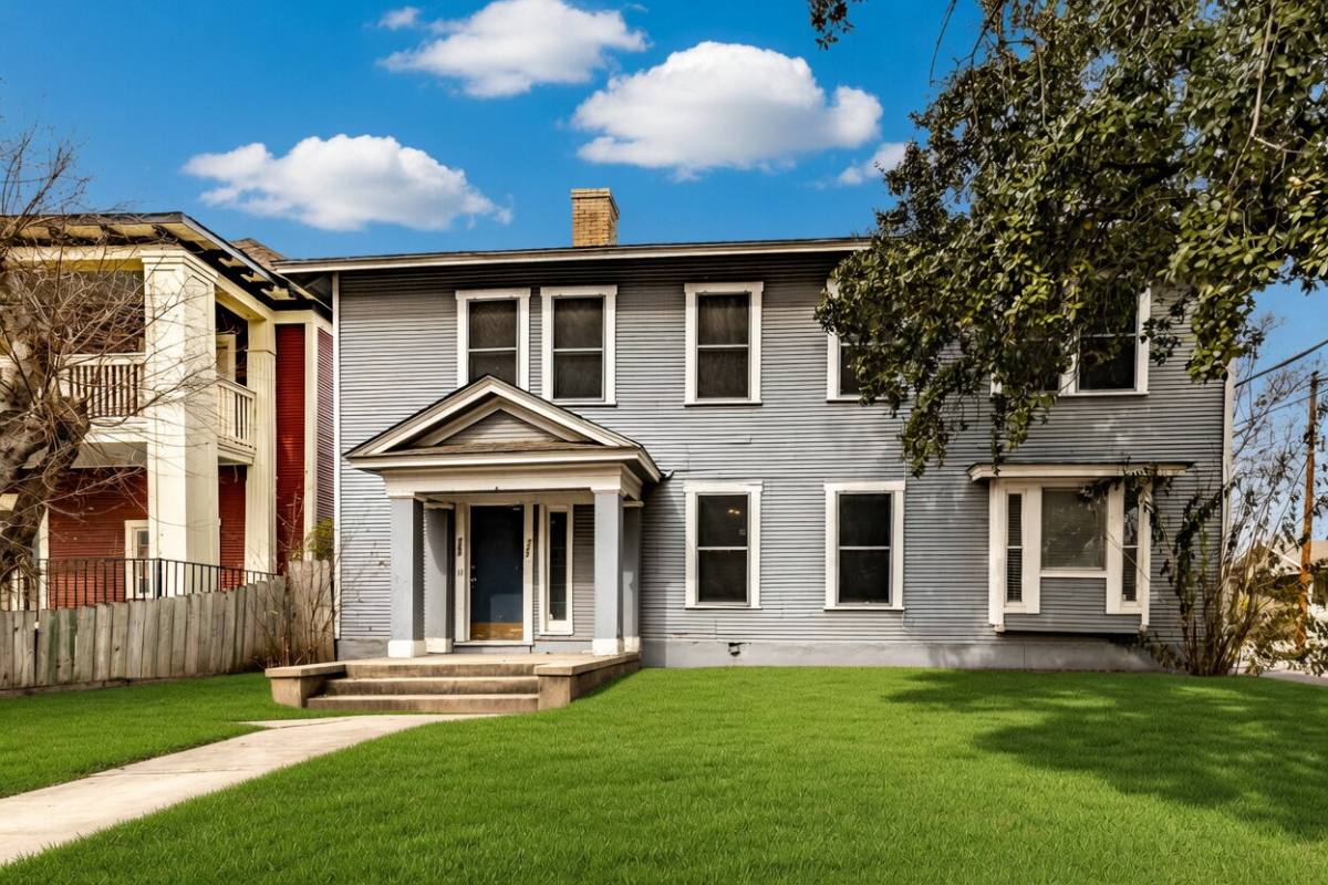 Townhouse for rent at 723 E Euclid Ave, San Antonio, TX 78212